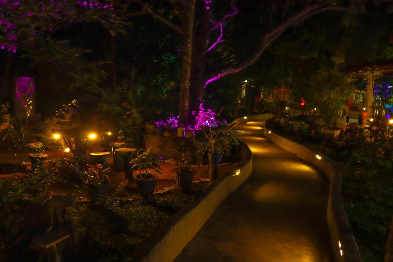 Levona Garden Resort Habarana Exterior foto